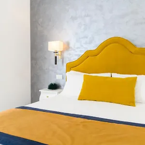 Panzió Luxury House